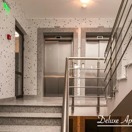 Cathedral Deluxe Apartment Warna